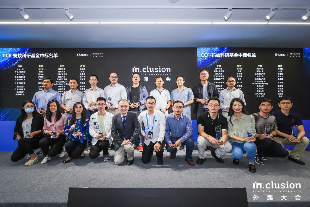 8aab0874736c4dcfb154795f8870d7c1.png A 赵鑫1.png